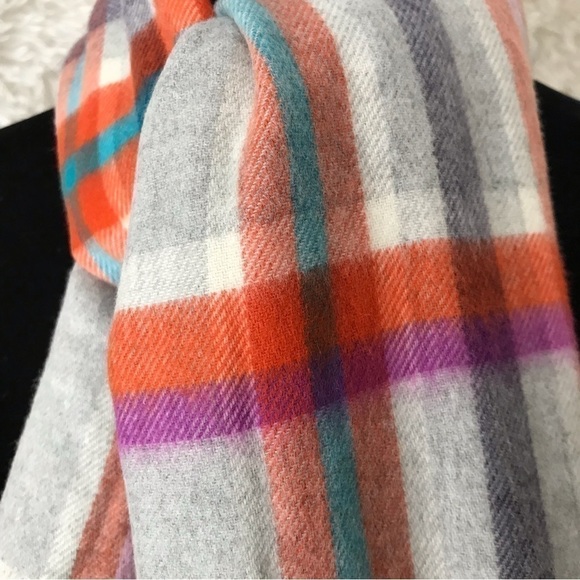 CASHMINK plaid scarf. - Picture 3 of 7